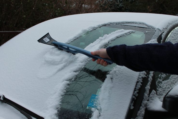 Как выбрать автомобильную щётку для снега? 4 простых совета