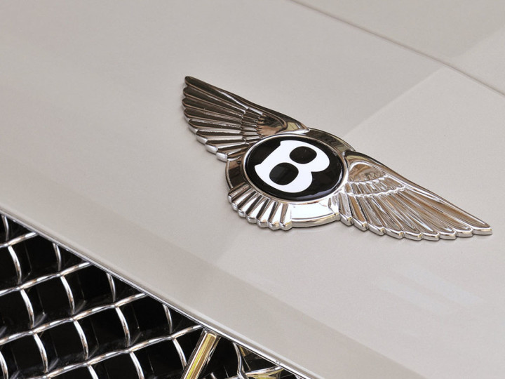 Bentley car symbol