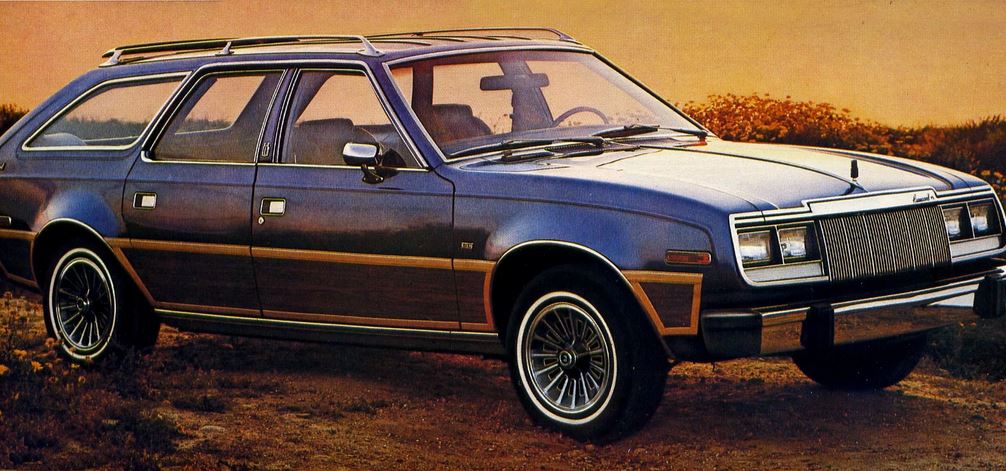 кроссовер AMC Eagle 1979 года.
История кроссоверов
 У этого легкового седана с увеличенным дорожным просветом был непостоянный передний привод, 