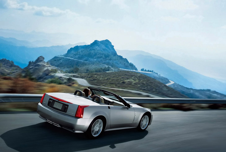 Машина едет