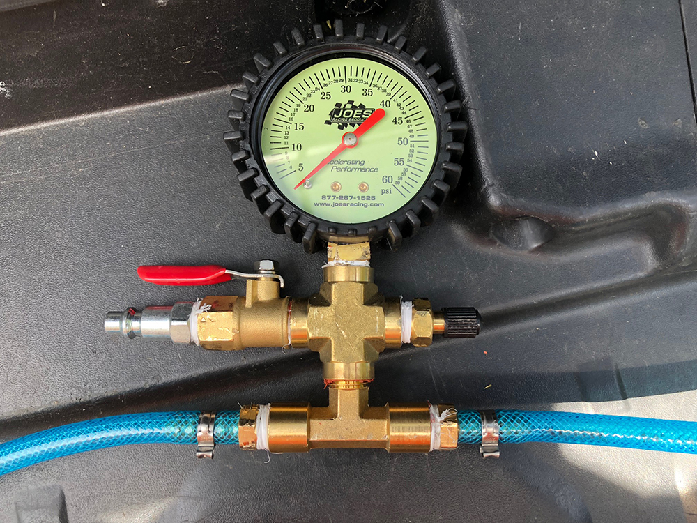 4-way brass fitting with air gauge