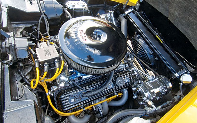 ccrp_0805_08_z+1963_chevrolet_corvette_stingray_1973_chevrolet_corvette+73_corvette_383_chevy_small_block_engine